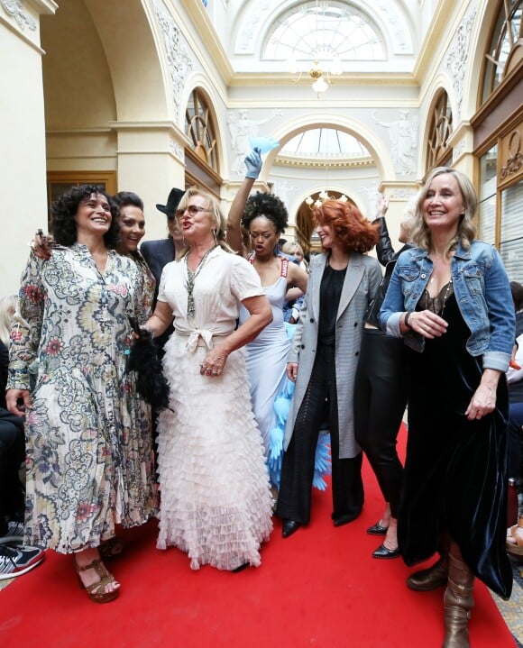 Samira Sedira, Caroline Casadesus, Catherine Ceylac et Catherine Marchal - Défilé "Over Fifty... et alors !" à la galerie Vivienne à Paris le 17 Juin 2019. C'est sous les ors de la galerie Vivienne que la styliste Nathalie Garçon, initiatrice de l'association "Over fifty...et alors", a organisé un défilé de mode afin de faire évoluer la visibilité et le regard porté sur les femmes de plus de cinquante ans. © Dominique Jacovides/Bestimage