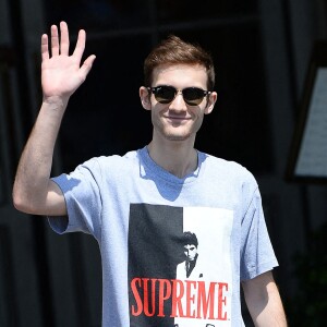 René-Charles à Paris le 27 juin 2019, avec sa mère Céline Dion.