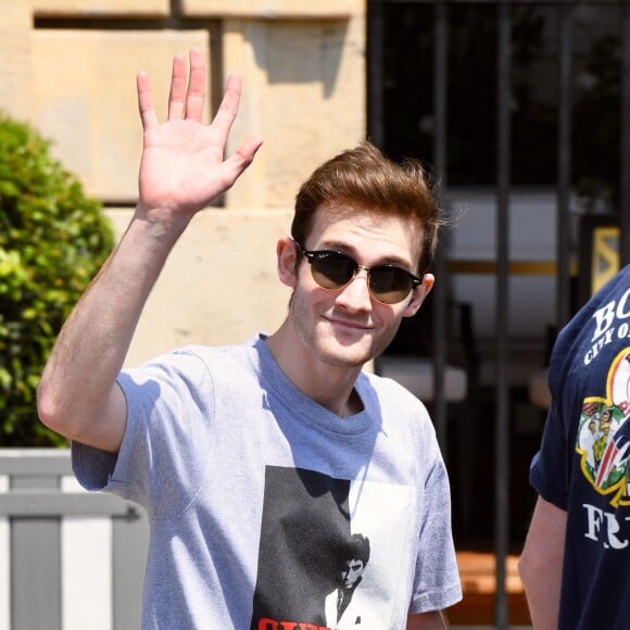 René-Charles à Paris le 27 juin 2019, avec sa mère Céline Dion.