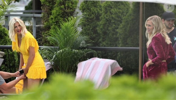 Tori Spelling et Jennie Garth - Les acteurs de la série '90210 Beverly Hills' ont été aperçus sur le tournage d'un nouveau film en hommage à Luke Perry à Vancouver au Canada, le 29 mai 2019.