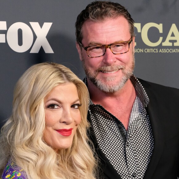 Tori Spelling, Dean McDermott au photocall du "2019 FOX Winter TCA" à Los Angeles, le 6 février 2019.