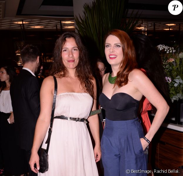 Exclusif - Zoé Félix et Elodie Frégé - Inauguration de la galerie Fred Allard (artiste représenté par les Galeries Bartoux) à l'hôtel Lutetia à Paris le 27 juin 2019. © Rachid Bellak/Bestimage