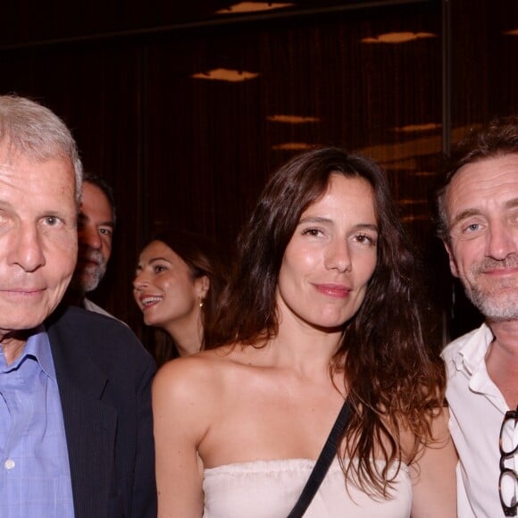 Exclusif - Patrick Poivre d'Arvor, Zoé Felix et Jean-Paul Rouve - Inauguration de la galerie Fred Allard (artiste représenté par les Galeries Bartoux) à l'hôtel Lutetia à Paris le 27 juin 2019. © Rachid Bellak/Bestimage