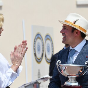 La princesse Charlène de Monaco remet le prix Spécial: Lacia Stratos Zero lors du concours Elégance et Automobile à Monte-Carlo 2019 sur la place du palais à Monaco, le 30 juin 2019. © Bruno Bebert/Bestimage