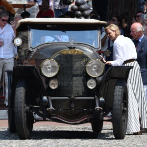 La princesse Charlène de Monaco remet le prix Plein Soleil: Mercedes 26/95 Phaeton 1914-1916 lors du concours Elégance et Automobile à Monte-Carlo 2019 sur la place du palais à Monaco, le 30 juin 2019. © Bruno Bebert/Bestimage