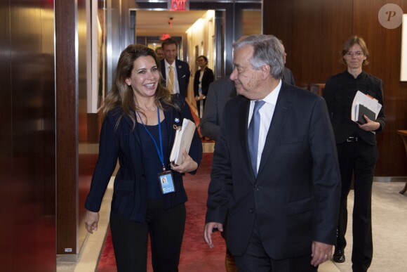 La princesse Haya Bint Al Hussein (Haya de Jordanie) avec le Secrétaire général des Nations unies Antonio Guterres au siège de l'ONU à New York le 21 septembre 2018. 