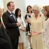 La princesse Haya de Jordanie avec Camilla Parker-Bowles, duchesse de Cornouailles, en visite à l'hôpital pour enfants ''Alder Hey and Al Jalila'' à Dubaï, le 8 novembre 2016.