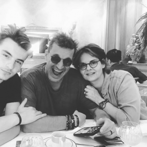 Simon Castaldi et ses parents Benjamin Castaldi et Valérie Sapienza, le 5 juillet 2019.