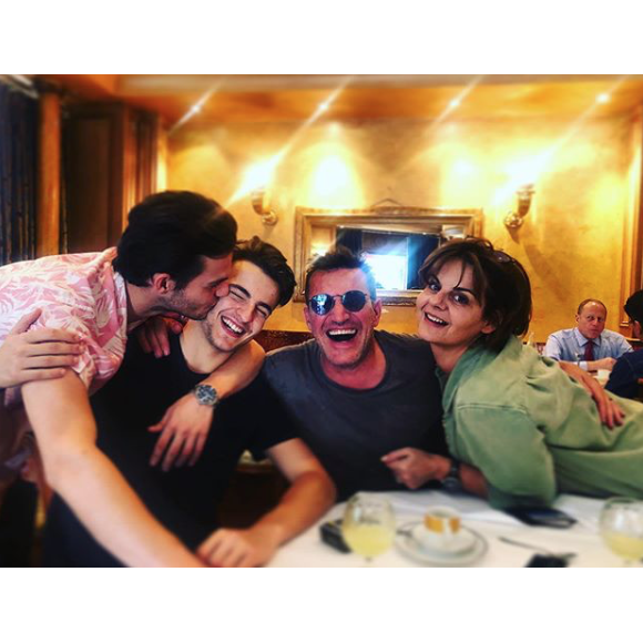 Julien Castaldi, Simon Castaldi et leurs parents Benjamin Castaldi et Valérie Sapienza, le 5 juillet 2019 à Paris.