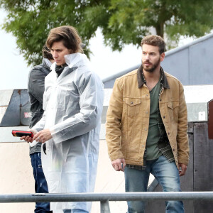 Exclusif - Matt Pokora (M Pokora) tourne les premières scènes de son premier film pour TF1 probablement intitulé "Les Oubliés" ou il interprète le rôle du fils d'une femme atteinte de la maladie d'Alzheimer. © Patrick Bernard/Bestimage