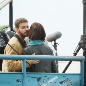 Exclusif - Matt Pokora (M Pokora) tourne les premières scènes de son premier film pour TF1 probablement intitulé "Les Oubliés" ou il interprète le rôle du fils d'une femme atteinte de la maladie d'Alzheimer. © Patrick Bernard/Bestimage