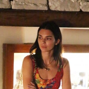 Exclusif - Kendall Jenner quitte le club "Bonbonniere" à Mykonos le 9 juillet 2019.