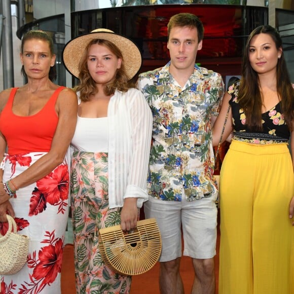 La princesse Stéphanie de Monaco, Camille Gottlieb, Louis Ducruet et Marie Chevallier  - Traditionnelle soirée au profit de Fight Aids Monaco, dans la salle des Etoiles du Sporting à Monaco le 13 juillet 2019. Cette année, l'association de la princesse Stéphanie de Monaco, fête ses 15 ans. C'est le célèbre groupe américain The Beach Boys, tout droit venu de Californie, qui assure le Show au profit de l'association. Les membres de la famille princière, le prince Albert II de Monaco en tête, ainsi que l'ensemble du public, n'ont pas hésité à se mettre en mode "Beach Boys". © Bruno Bebert/Bestimage