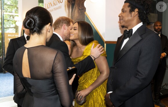 Le prince Harry, duc de Sussex, et Meghan Markle, duchesse de Sussex, avec Jay-Z et sa femme Beyonce Knowles à la première du film "Le Roi Lion" au cinéma Odeon Luxe Leicester Square à Londres, le 14 juillet 2019.