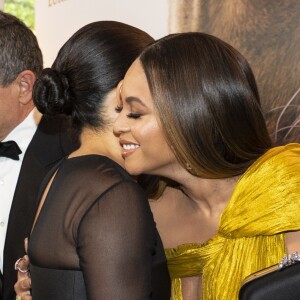 Le prince Harry, duc de Sussex, et Meghan Markle, duchesse de Sussex, avec Jay-Z et sa femme Beyonce Knowles à la première du film "Le Roi Lion" au cinéma Odeon Luxe Leicester Square à Londres, le 14 juillet 2019.