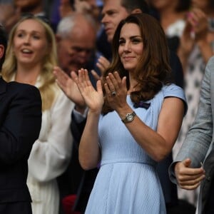 Le prince William, duc de Cambridge, et Catherine (Kate) Middleton, duchesse de Cambridge, assistent à la finale homme du tournoi de Wimbledon "Novak Djokovic - Roger Federer (7/6 - 1/6 - 7/6 - 4/6 - 13/12)" à Londres. Catherine (Kate) Middleton, duchesse de Cambridge, est venue remettre les trophées aux joueurs. Londres, le 14 juillet 2019.