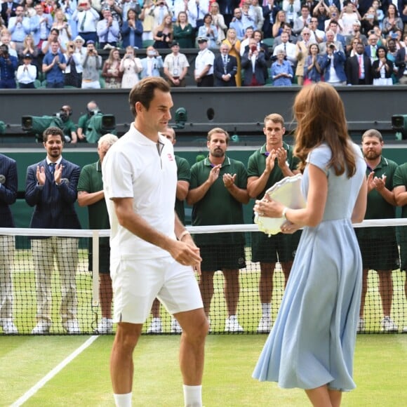 Finale homme du tournoi de Wimbledon "Novak Djokovic - Roger Federer (7/6 - 1/6 - 7/6 - 4/6 - 13/12)" à Londres. Catherine (Kate) Middleton, duchesse de Cambridge, est venue remettre les trophées aux joueurs. Londres, le 14 juillet 2019.