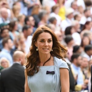 Finale homme du tournoi de Wimbledon "Novak Djokovic - Roger Federer (7/6 - 1/6 - 7/6 - 4/6 - 13/12)" à Londres. Catherine (Kate) Middleton, duchesse de Cambridge, est venue remettre les trophées aux joueurs. Londres, le 14 juillet 2019.