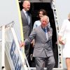 Le prince Charles, prince de Galles et Camilla Parker Bowles, duchesse de Cornouailles arrivent à Athènes à l'occasion de leur visite officielle en Grèce le 9 mai 2018.