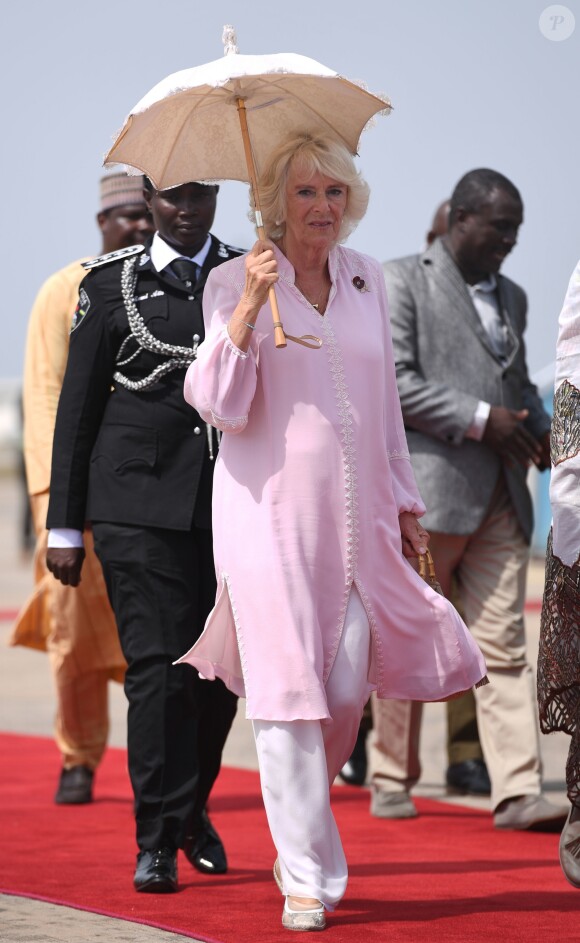 Camilla Parker Bowles, duchesse de Cornouailles, arrive à l'aéroport international Abuja au Nigeria. Le 6 novembre 2018