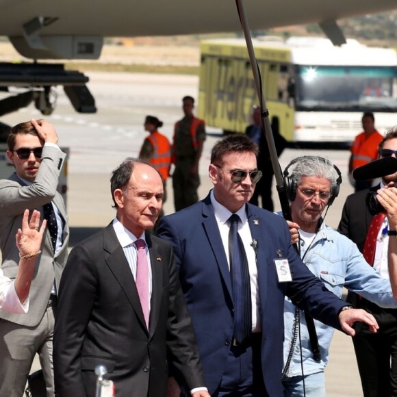 Le prince Charles, prince de Galles et Camilla Parker Bowles, duchesse de Cornouailles arrivent à Athènes à l'occasion de leur visite officielle en Grèce le 9 mai 2018.