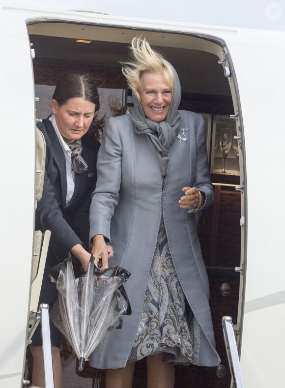 Camilla Parker-Bowles, duchesse de Cornouailles - La famille royale d'Angleterre arrive à l'aéroport de La Valette, le 26 novembre 2015, pour leur visite officielle de trois jours à Malte à l'occasion du sommet du Commonwealth.