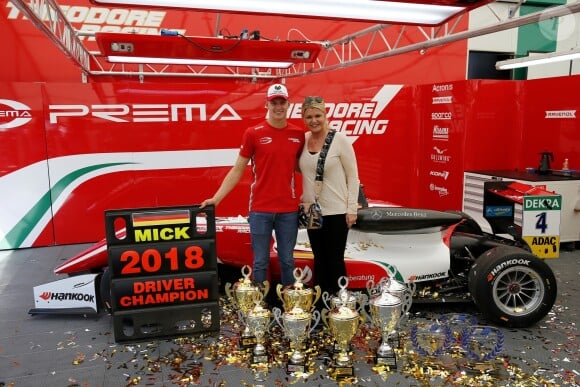 Mick Schumacher avec sa mère Corinna Schumacher, FIA Formula 3 European Championship, round 10, à Hockenheim le 14 octobre 2018.