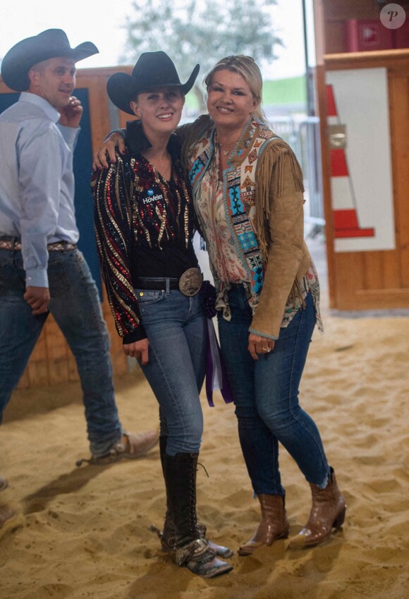 Corinna et Gina Schumacher lors du championnat du monde de reining au CS Ranch, le ranch de la famille Schumacher, à Givrins, en Suisse, le 13 juillet 2019.
