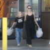 Exclusif - Angelina Jolie et sa fille Vivienne sont allées faire des courses chez Rite Aid dans le quartier de Los Feliz à Los Angeles, le 30 juin 2019