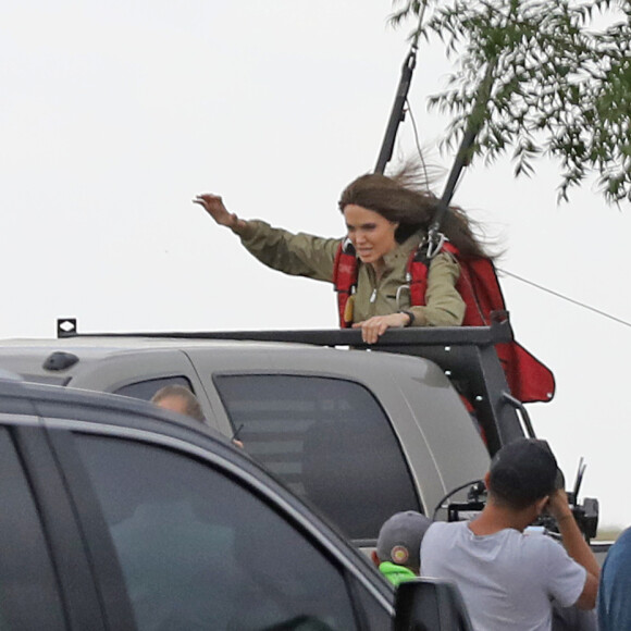 Exclusif - Angelina Jolie sur le tournage du nouveau Lara Croft "Those Who Wish Me Dead" à Albuquerque au Nouveau-Mexique. Le 26 juin 2019