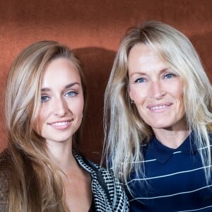 Estelle Lefebure et sa fille Emma Smet - People au village des Internationaux de Tennis de Roland Garros à Paris, le 6 juin 2018. © Cyril Moreau/Bestimage