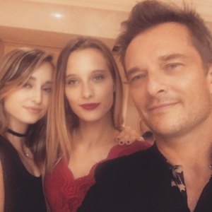 David Hallyday entouré de ses filles Ilona et Emma (septembre 2016).