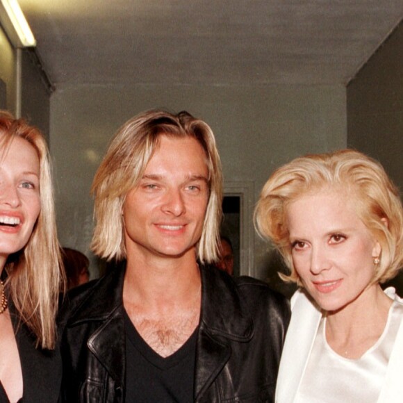 Estelle Lefébure, David Hallyday, Sylvie Vartan et son mari Tony Scotti à l'Olympia, le 15 octobre 1996. 