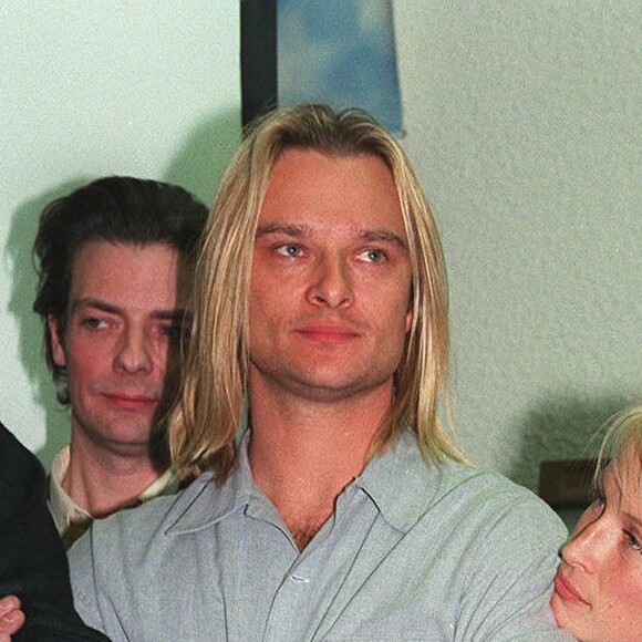 Estelle Lefébure et David Hallyday à Paris, le 7 février 1996.