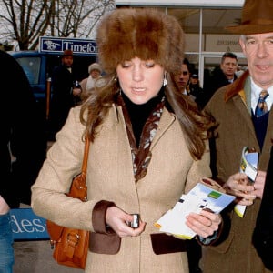 Kate Middleton en 2006 avec sa toque en fourrure.