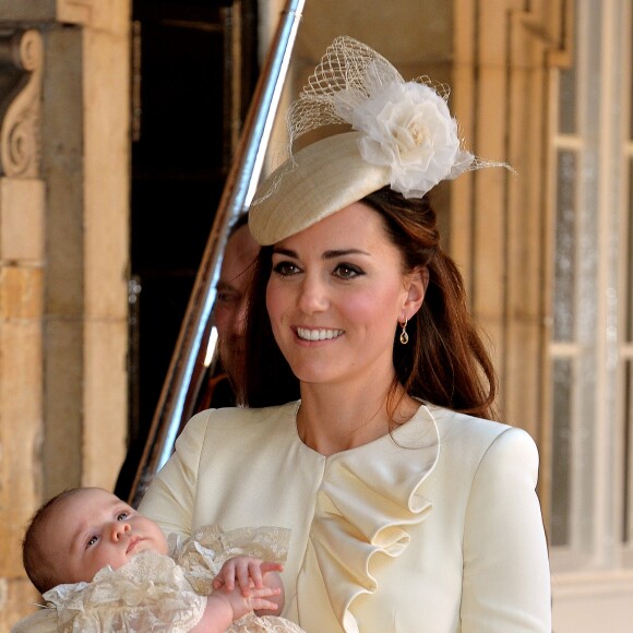 Kate Catherine Middleton, duchesse de Cambridge (en Alexander McQueen), lors du baptême de son fils, le prince George, en la chapelle royale du palais St James à Londres. Le 23 octobre 2013