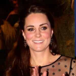 Kate Catherine Middleton (enceinte, en jupe Jenny Packham) assiste au prix "Place2be Wellbeing in Schools" à Londres le 19 novembre 2014.