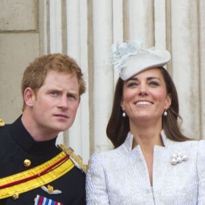 Catherine Kate Middleton (en look Alexander McQueen) et le prince Harry  - La famille royale britannique réunie pour présider le traditionnel Trooping the Colour à Londres, le 14 juin 2014.