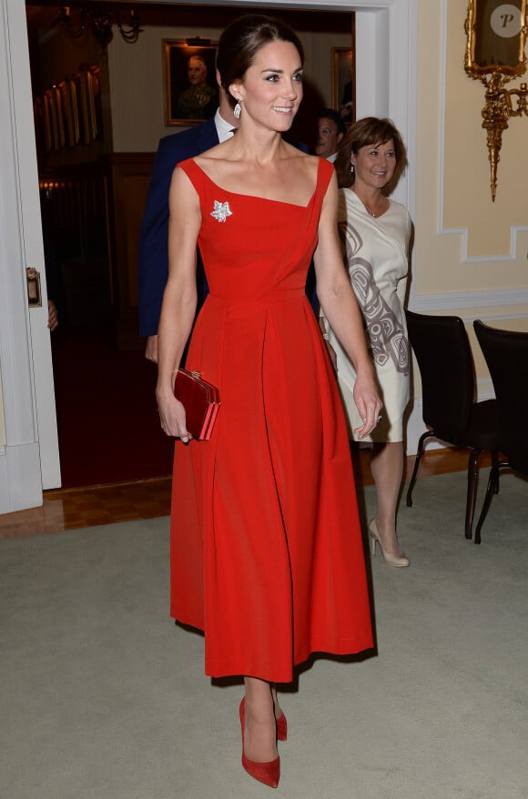 Kate Middleton, en robe Thornton Bregazzi, lors d'une réception à la "Government House" à Victoria, dans le cadre de leur voyage officiel au Canada, le 26 septembre 2016.
