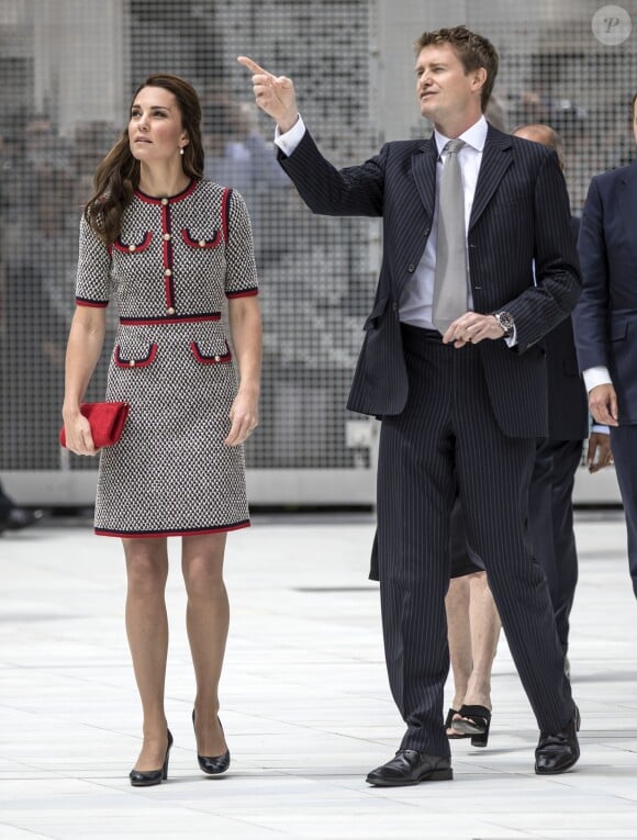 Kate Middleton, en robe Gucci, inaugure la nouvelle extension du musée Albert & Victoria à Londres. Le 29 juin 2017
