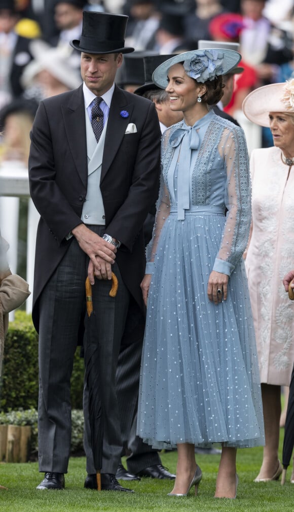 Kate Middleton (en robe bleue Elie Saab) et le prince William - La famille royale britannique et les souverains néerlandais lors de la première journée des courses d'Ascot 2019, à Ascot, Royaume Uni, le 18 juin 2019.