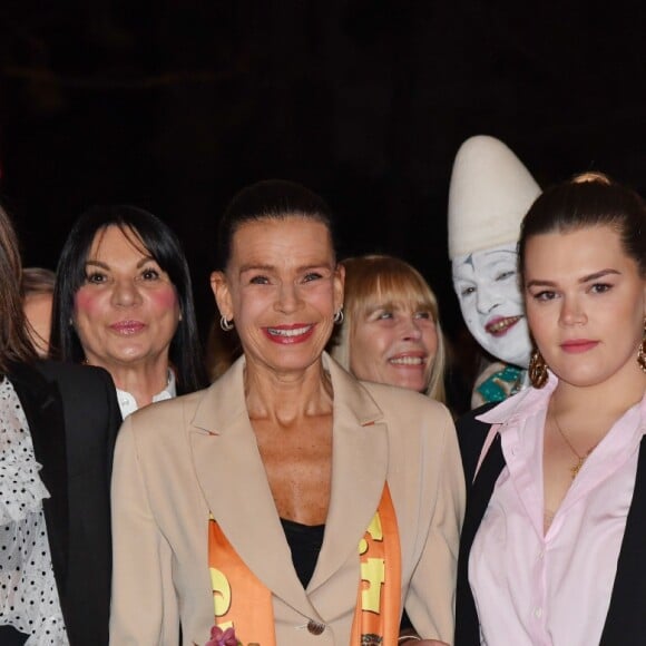 La princesse Stéphanie de Monaco, entourée de ses filles Pauline Ducruet et Camille Gottlieb durant la 3ème soirée du 43ème Festival International du Cirque de Monte Carlo sous le chapiteau de Fontvieille à Monaco le 19 janvier 2019. Le Festival se déroule jusqu'au 27 janvier. © Bruno Bebert / pool / Bestimage