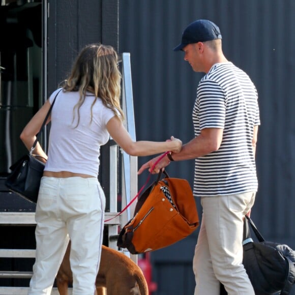 Exclusif - Gisele Bündchen et son mari Tom Brady sont allés bruncher avec leurs enfants Vivian et Benjamin Brady au restaurant ABC Kitchen à New York, le 19 mai 2019.