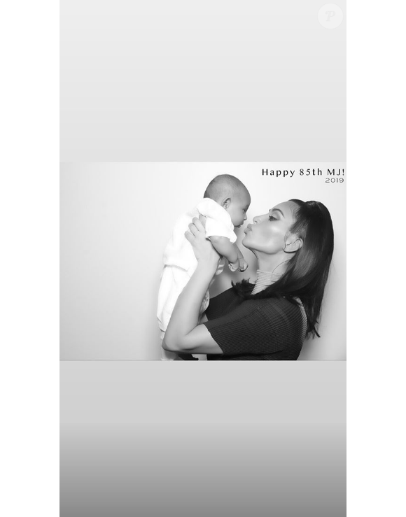 Kim Kardashian et son fils Psalm sur Instagram.