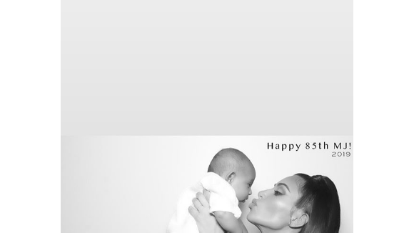 Kim Kardashian, gaga de son fils Psalm : Photo inédite de l'adorable bébé