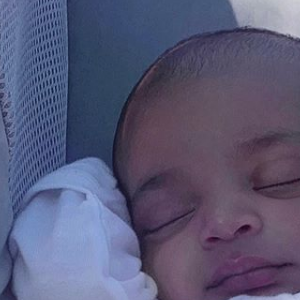 Kim Kardashian et son fils Psalm sur Instagram.