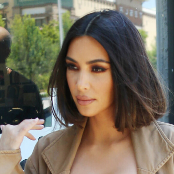 Kim Kardashian se promène à Los Angeles, le 10 juillet 2019.