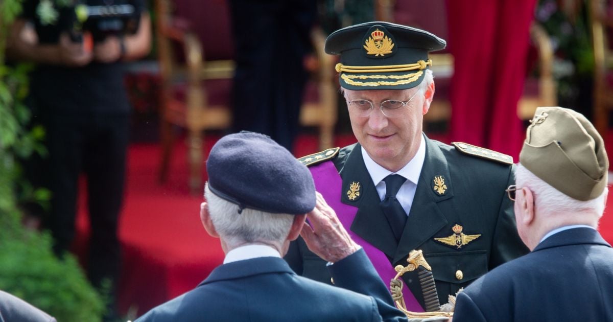 le roi philippe de belgique la famille royale de belgique assiste à ...