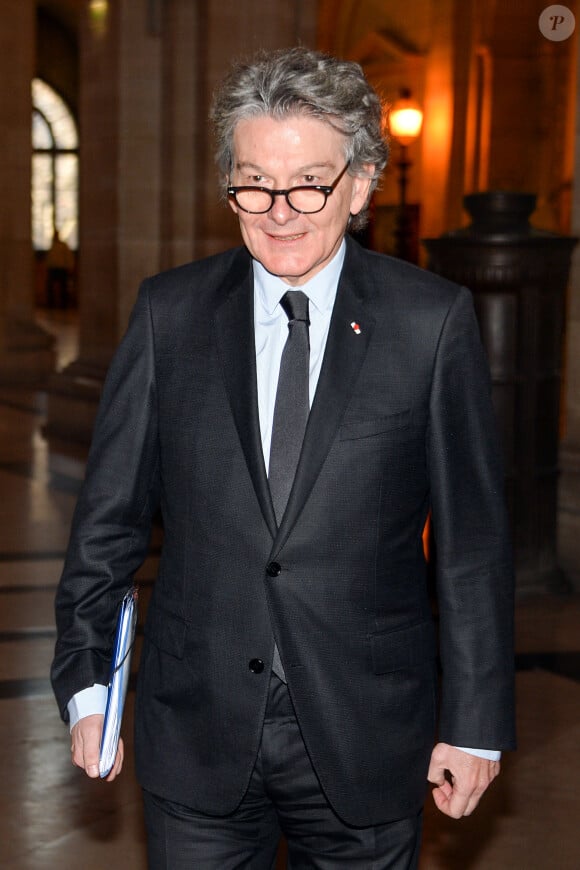 Exclusif - Thierry Breton - Arrivées à la Cour de Justice de la République dans le cadre du procès de Christine Lagarde à Paris le 15 décembre 2016. © Veeren / Bestimage