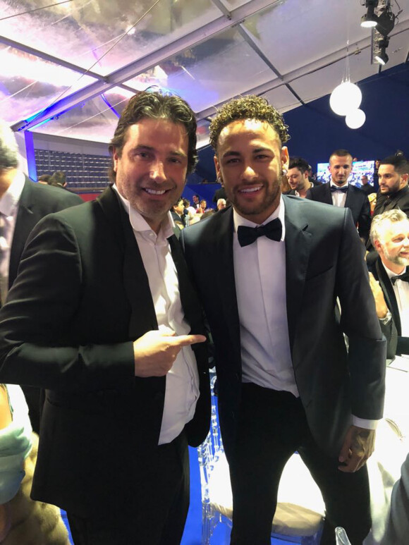 Exclusif - Richard Orlinski et Neymar Jr - 5ème dîner de gala de la fondation Paris Saint-Germain au parc des Princes à Paris, France, le 15 mai 2018. © Rachid Bellak/Bestimage